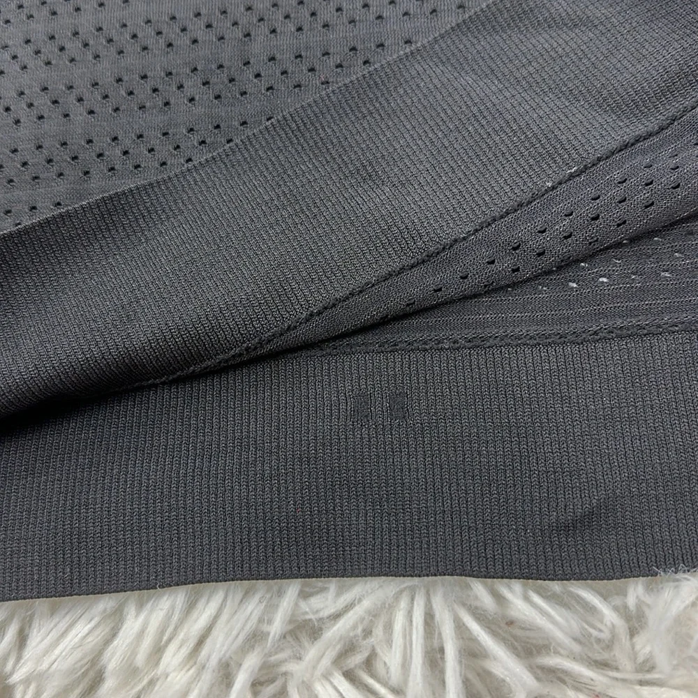 Lululemon Breeze By Muscle Tank Black / Black